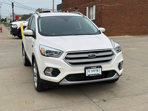 Used 2019 Ford Escape Titanium AWD/4WD image 3