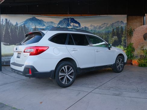 Used 2018 Subaru Outback 3.6R Limited w/ Popular Package #2 image 6