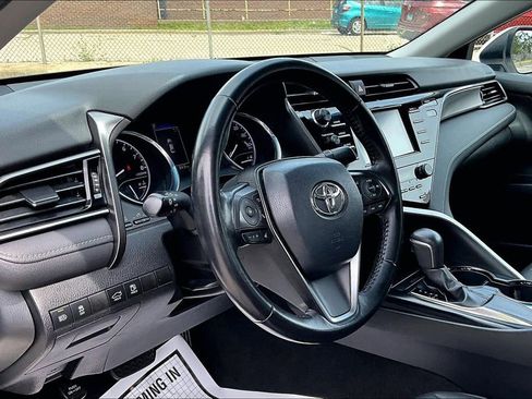 Used 2019 Toyota Camry SE FWD image 13