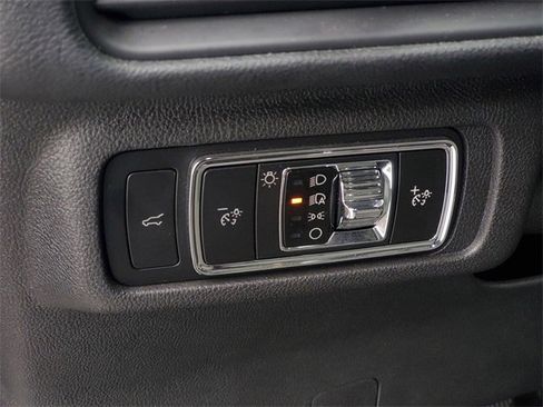 Certified 2023 Lincoln Corsair FWD w/ Equipment Group 101A image 11