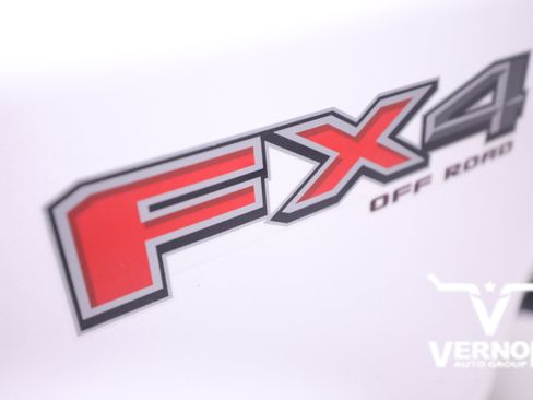 New 2026 Ford F250 Lariat w/ Black Appearance Package image 50