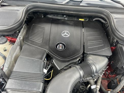 Certified 2025 Mercedes-Benz GLE 350 4MATIC w/ AMG Line Exterior image 36