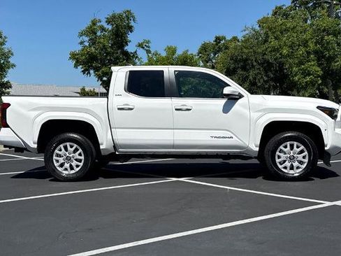 Used 2024 Toyota Tacoma SR5 RWD image 10