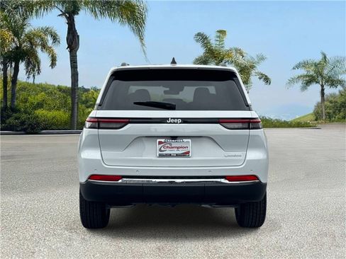 New 2026 Jeep Grand Cherokee Laredo RWD image 5