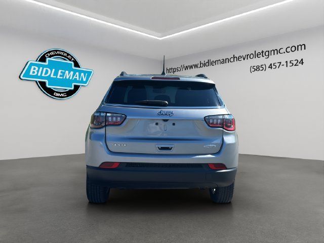 Used 2024 Jeep Compass Latitude AWD/4WD image 7