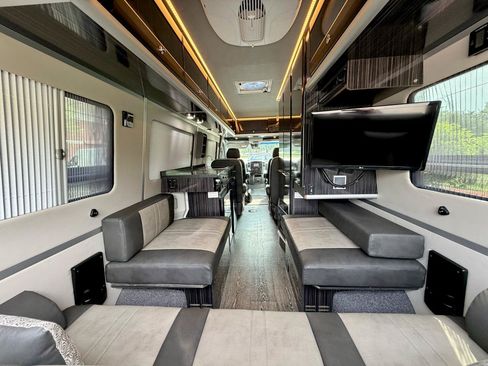 Used 2017 Mercedes-Benz Sprinter 3500 image 99