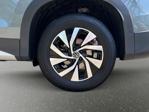 Certified 2025 Volkswagen Tiguan S FWD image 10