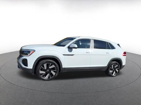 Used 2025 Volkswagen Atlas Cross Sport SE image 8