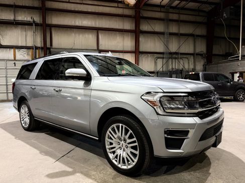 Used 2024 Ford Expedition Max Limited image 2