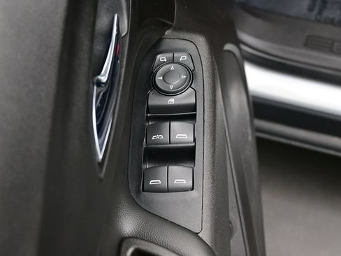 Used 2019 Chevrolet Equinox LT FWD image 10