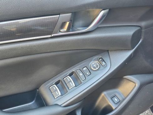 Used 2019 Honda Accord Sport image 11