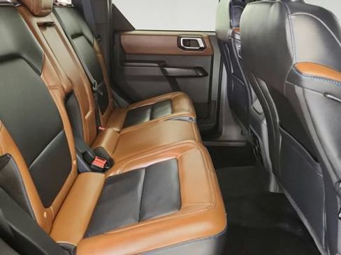 Used 2024 Ford Bronco Outer Banks AWD/4WD image 25
