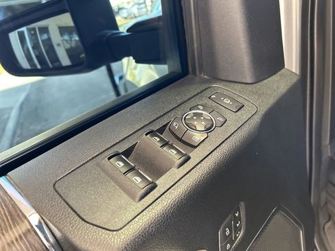 Used 2021 Ford F250 Lariat w/ Lariat Ultimate Package image 40