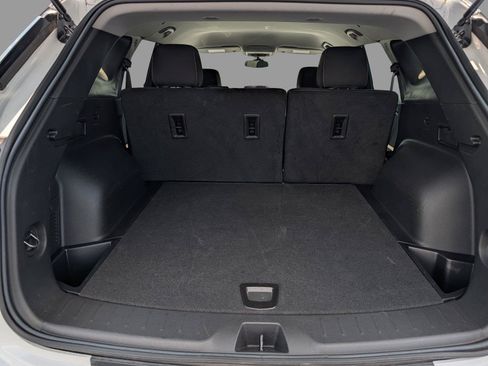 Used 2025 Chevrolet Blazer LT FWD image 32