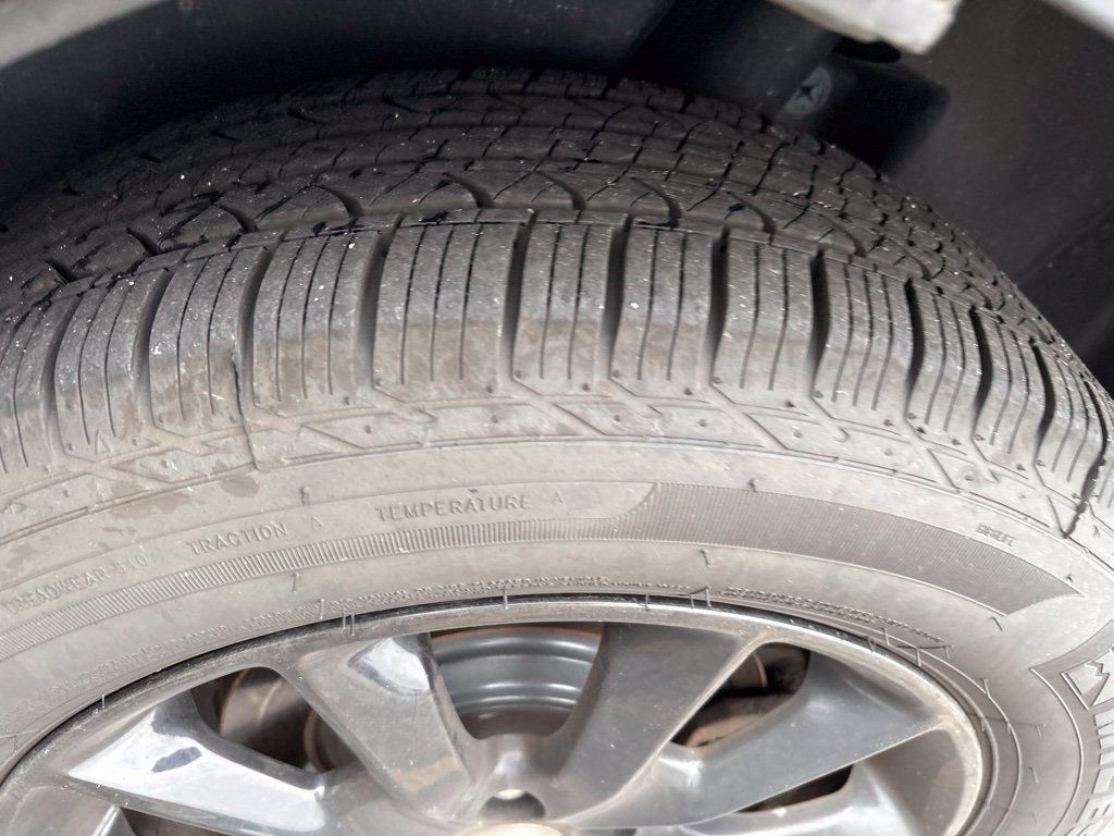 Used 2014 Jeep Cherokee Latitude w/ Comfort/Convenience Group AWD/4WD image 9