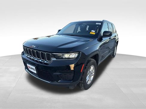 Used 2023 Jeep Grand Cherokee Laredo AWD/4WD image 8