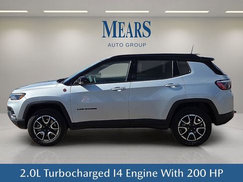 Used 2024 Jeep Compass Trailhawk image 3
