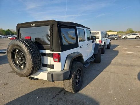 Used 2017 Jeep Wrangler Unlimited Sahara w/ Connectivity Group image 3