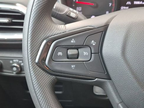 Used 2023 Chevrolet TrailBlazer LT w/ Convenience Package FWD image 12