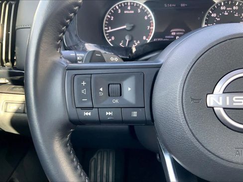 Used 2025 Nissan Pathfinder SV FWD image 24