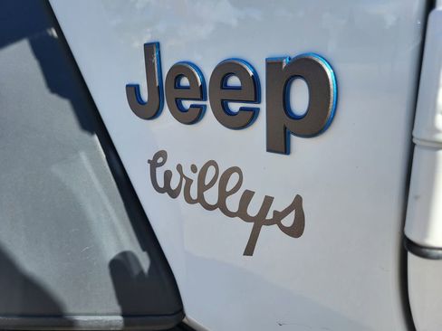 Used 2023 Jeep Wrangler Unlimited w/ Sun & Screen Package image 12