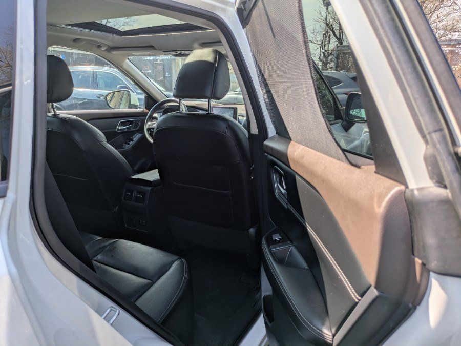 Used 2021 Nissan Rogue SL AWD/4WD image 7