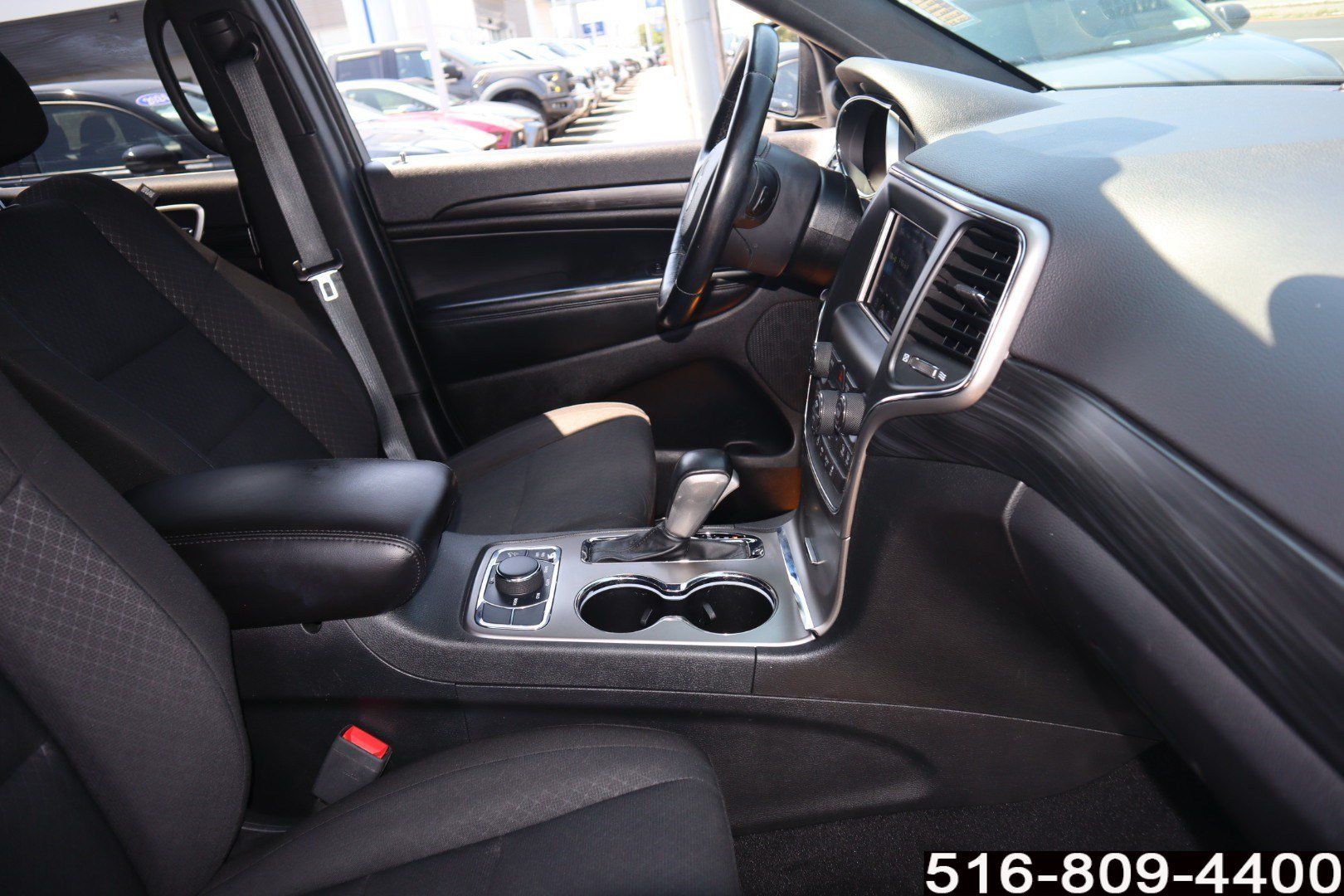Used 2021 Jeep Grand Cherokee Laredo AWD/4WD image 21