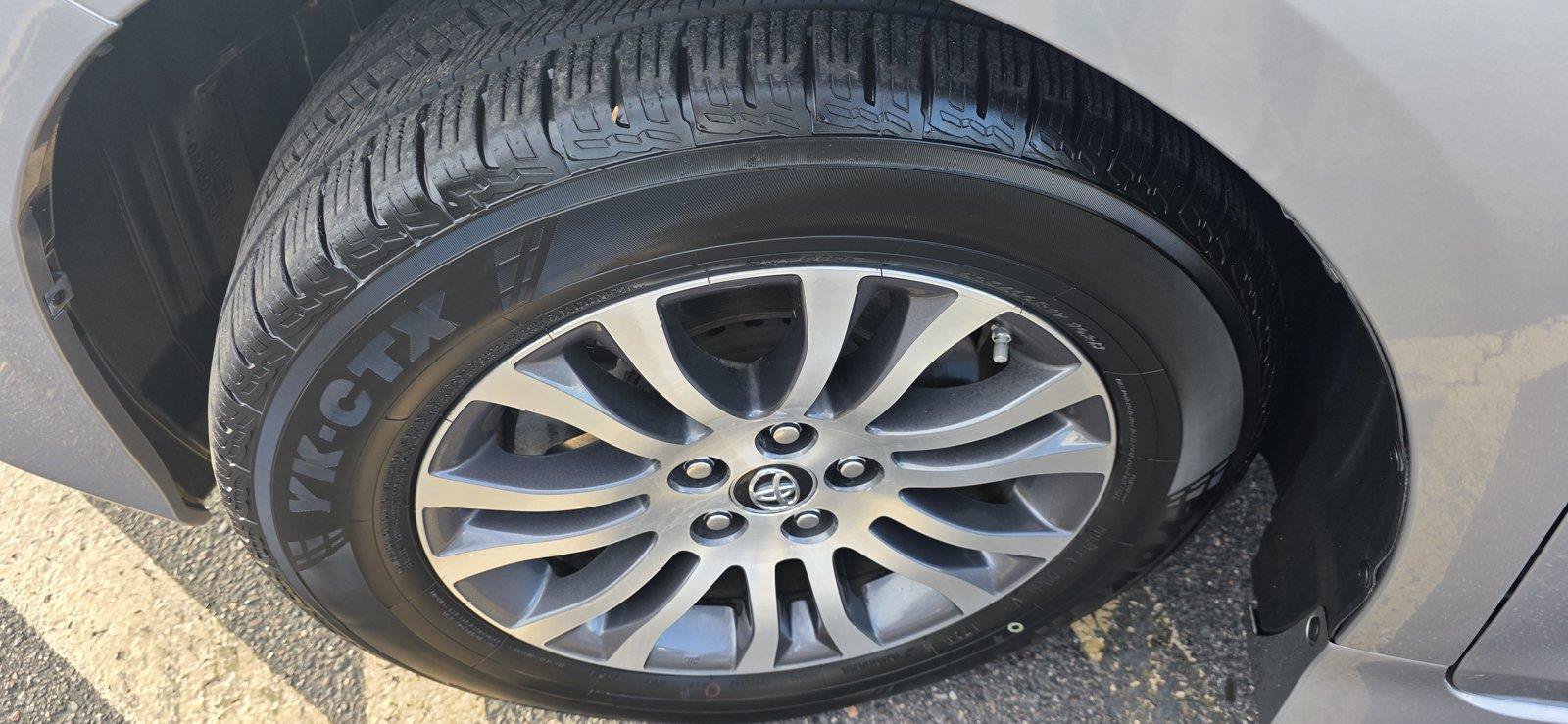 Used 2018 Toyota Sienna XLE FWD image 9