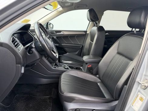 Used 2022 Volkswagen Tiguan SE AWD/4WD image 19