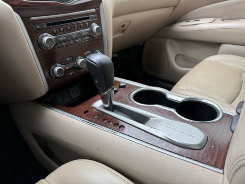 Used 2018 Nissan Pathfinder Platinum image 10