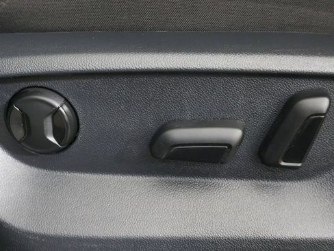 Used 2021 Volkswagen Tiguan SE AWD/4WD image 32