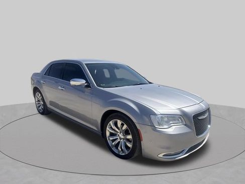 Used 2018 Chrysler 300 Limited w/ Safetytec Plus Group RWD image 5