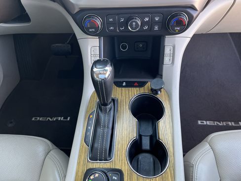 Used 2017 GMC Acadia Denali w/ Technology Package image 23