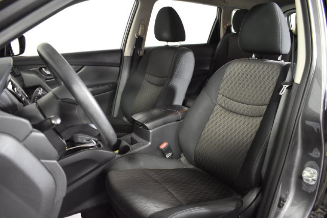 Used 2017 Nissan Rogue S AWD/4WD image 9