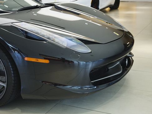 Used 2013 Ferrari 458 Spider RWD image 36
