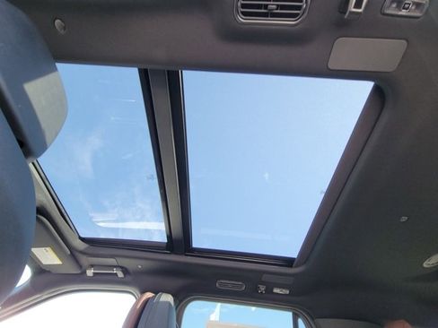 New 2025 Lincoln Navigator Reserve image 10