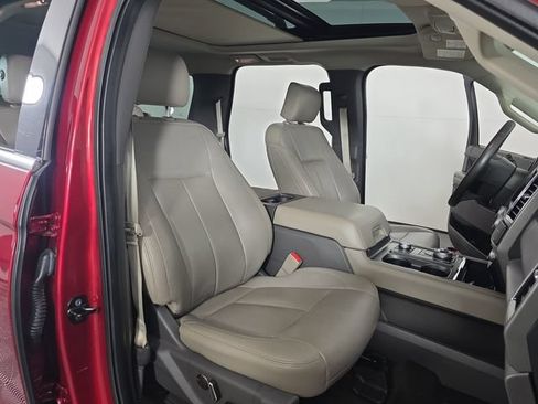 Used 2018 Ford Expedition Max XLT w/ Equipment Group 202A AWD/4WD image 32