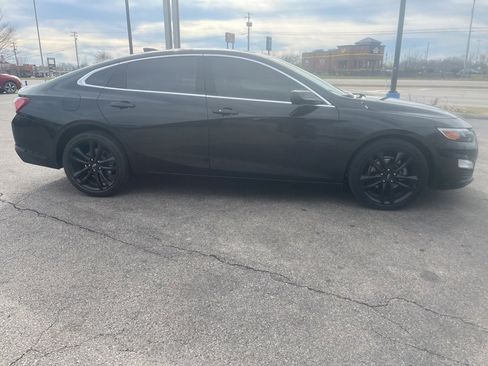 Used 2025 Chevrolet Malibu LT w/ Midnight Edition image 4