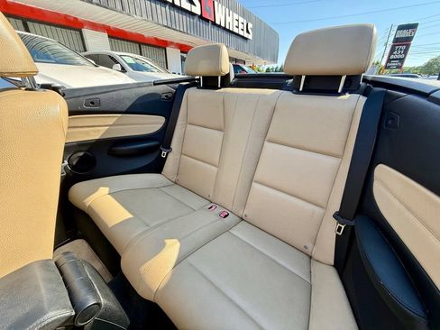Used 2011 BMW 128i Convertible RWD image 25