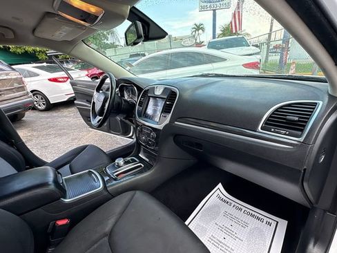 Used 2019 Chrysler 300 Touring w/ Sport Appearance Package RWD image 19