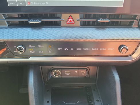 Certified 2025 Kia Sportage SX image 35