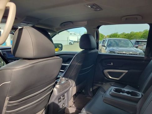 Used 2017 Nissan Titan PRO-4X AWD/4WD image 25