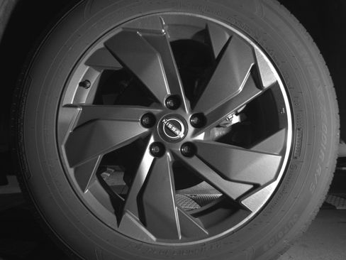 Used 2025 Nissan Rogue SV FWD image 14