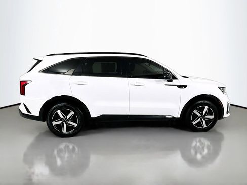 Used 2022 Kia Sorento EX w/ Panoramic Sunroof Package FWD image 9
