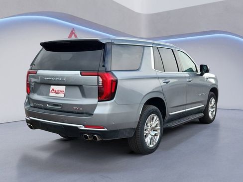 Used 2025 GMC Yukon Denali image 5