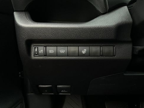 Used 2025 Toyota RAV4 XLE image 22