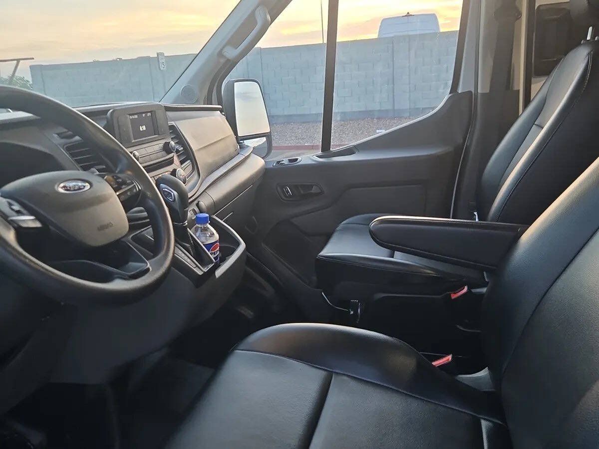 Used 2025 Ford Transit 250 148 Medium Roof Extended AWD w/ Load Area Protection Package image 7