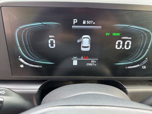 Used 2025 Kia Niro LX FWD image 5