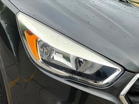 Used 2019 Ford Escape SE image 29