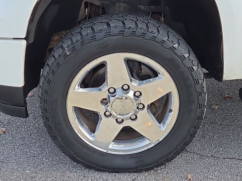 Used 2014 GMC Sierra 2500 Denali w/ Suspension Package, Off-Road image 23